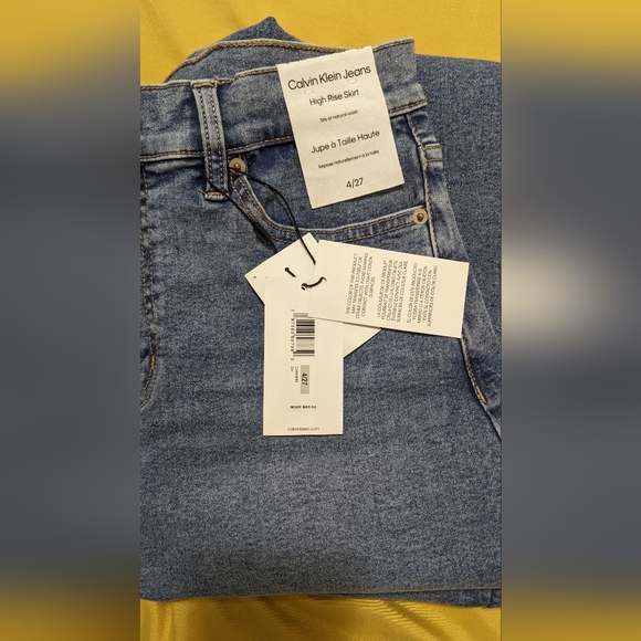 ๐Calvin Klein Front Slit Denim Skirt - Picture 2 of 6